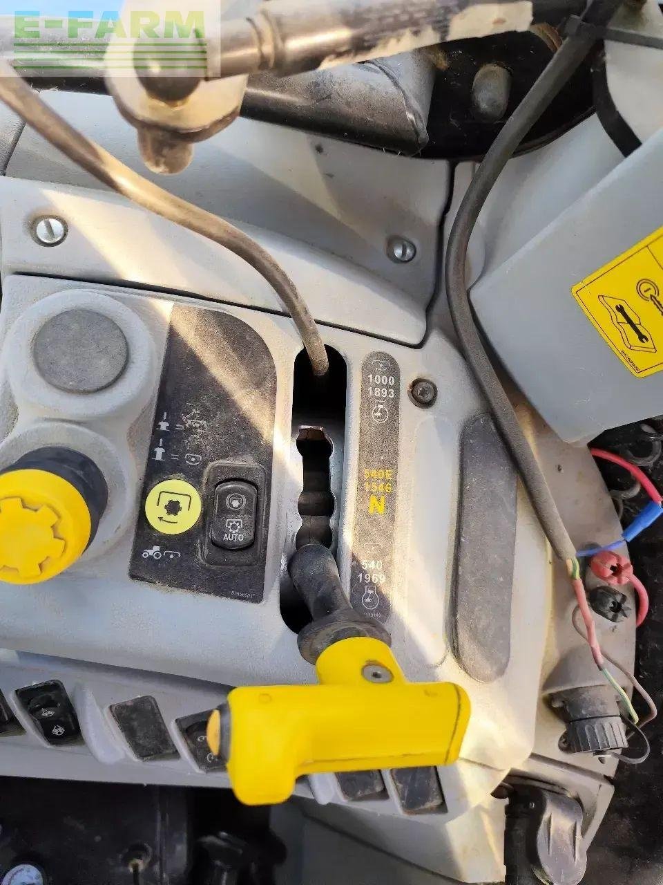 Traktor от тип New Holland t 7.210 classic, Gebrauchtmaschine в CHAUVONCOURT (Снимка 11)