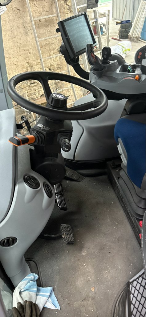 Traktor des Typs New Holland T 7.210 PC, Gebrauchtmaschine in DIFFENBACH-LES-HELLIMER (Bild 8)