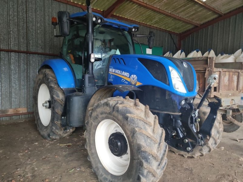Traktor of the type New Holland T 7.210, Gebrauchtmaschine in FRESNAY LE COMTE (Picture 1)