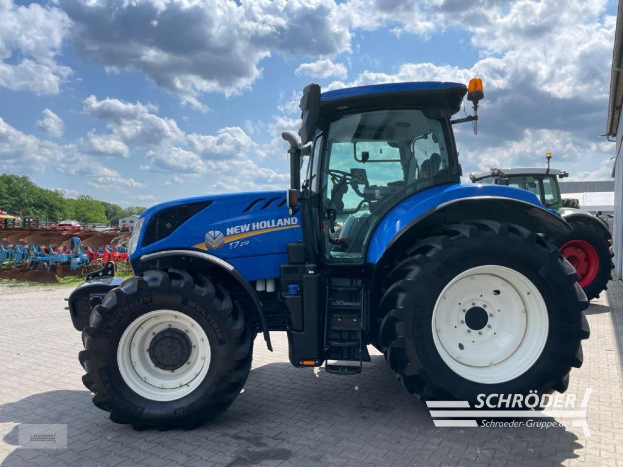 Traktor des Typs New Holland T 7.210, Gebrauchtmaschine in Wildeshausen (Bild 11)