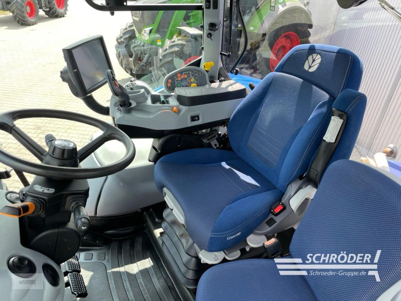 Traktor des Typs New Holland T 7.210, Gebrauchtmaschine in Wildeshausen (Bild 17)