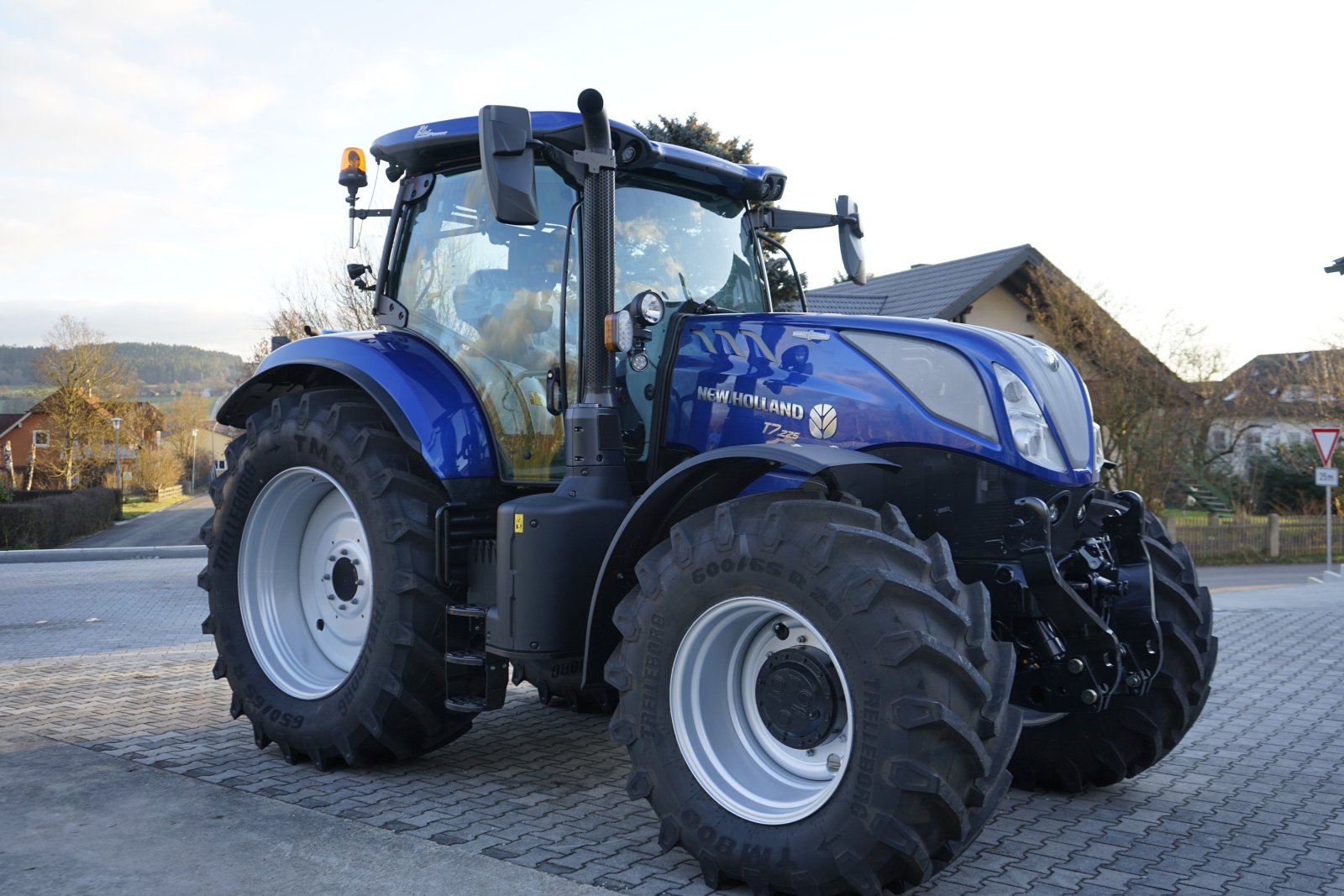 Traktor des Typs New Holland T 7.225 AC Blue Power, Neumaschine in Rötz (Bild 3)