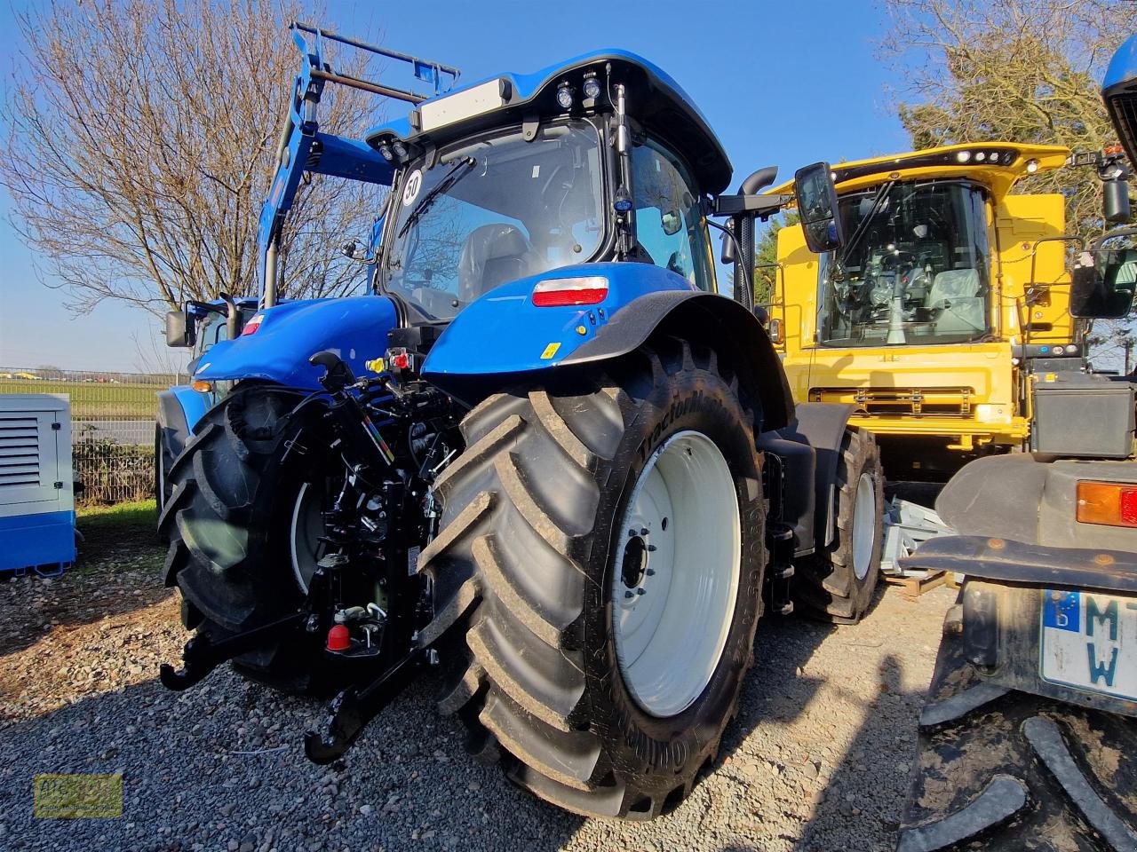Traktor of the type New Holland T 7.225 AC STAGE V, Neumaschine in Groß-Gerau (Picture 5)