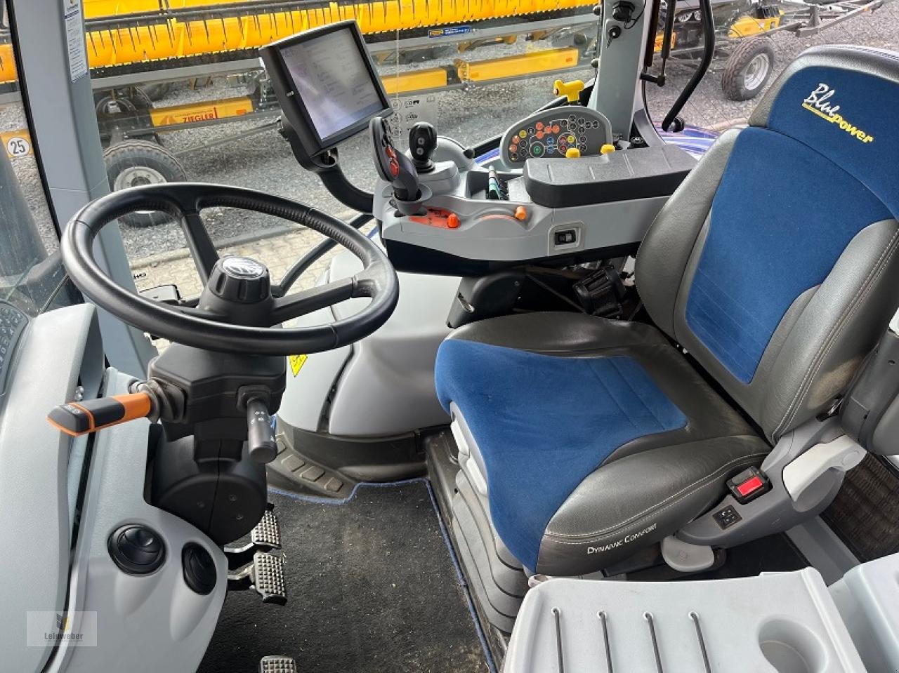 Traktor tipa New Holland T 7.225 AC, Gebrauchtmaschine u Neuhof - Dorfborn (Slika 6)