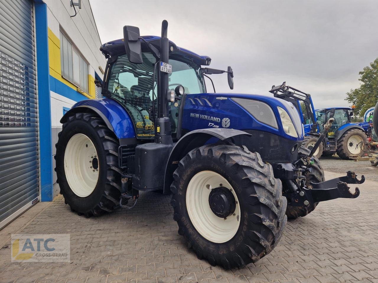 Traktor des Typs New Holland T 7.225 AC, Gebrauchtmaschine in Groß-Gerau (Bild 3)