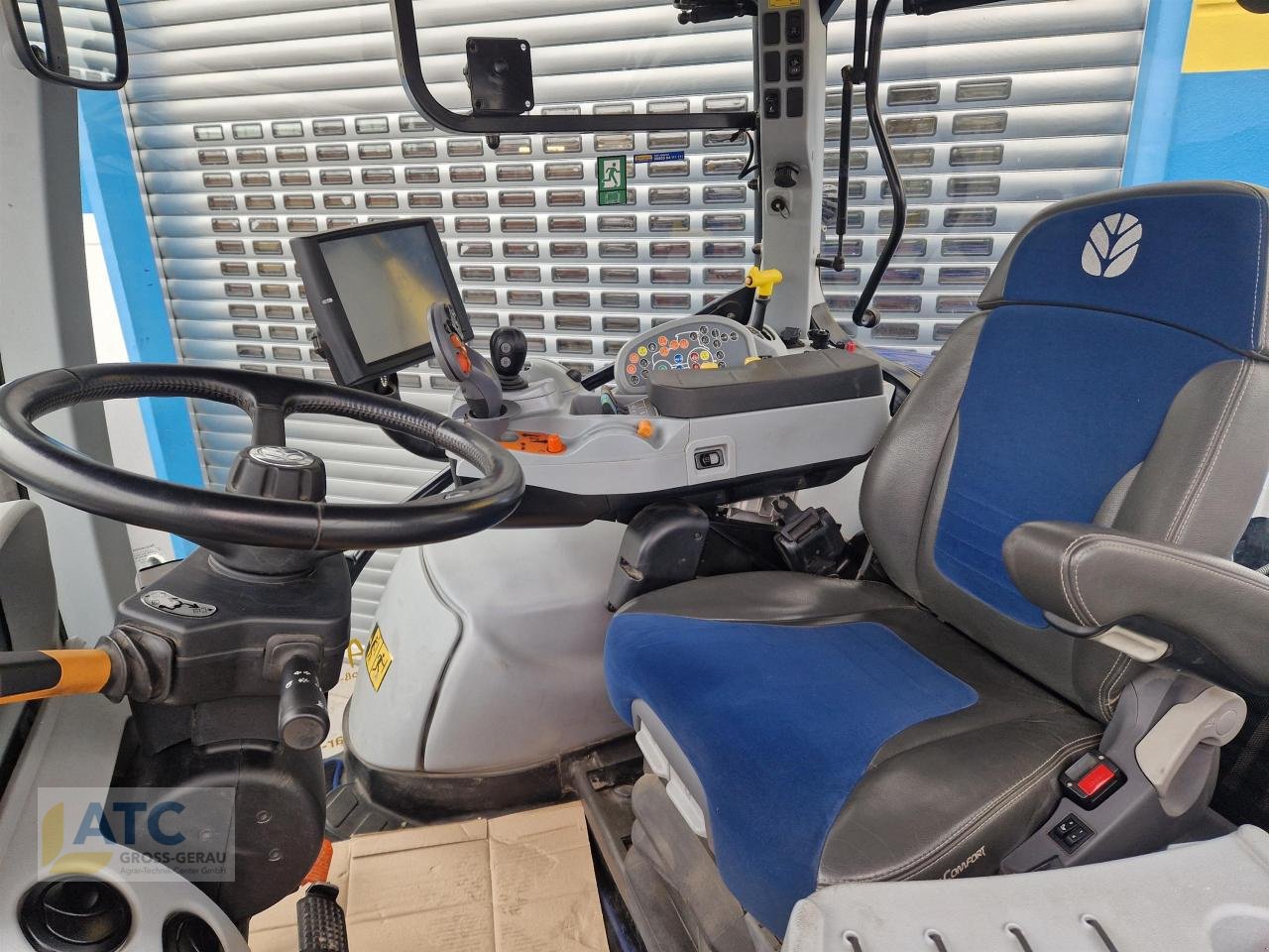 Traktor des Typs New Holland T 7.225 AC, Gebrauchtmaschine in Groß-Gerau (Bild 7)