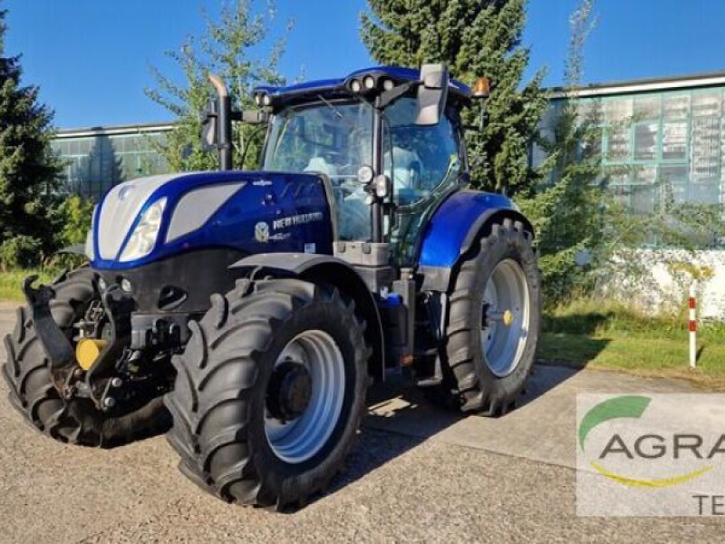 Traktor des Typs New Holland T 7.225 AUTO COMMAND, Gebrauchtmaschine in Grimma (Bild 1)