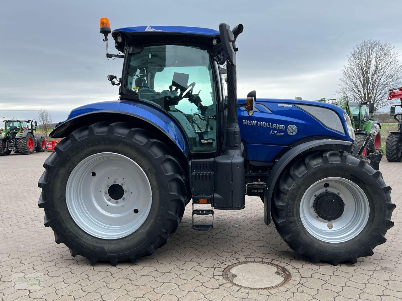 Traktor typu New Holland T 7.225 Auto Command, Gebrauchtmaschine w Coppenbruegge (Zdjęcie 2)