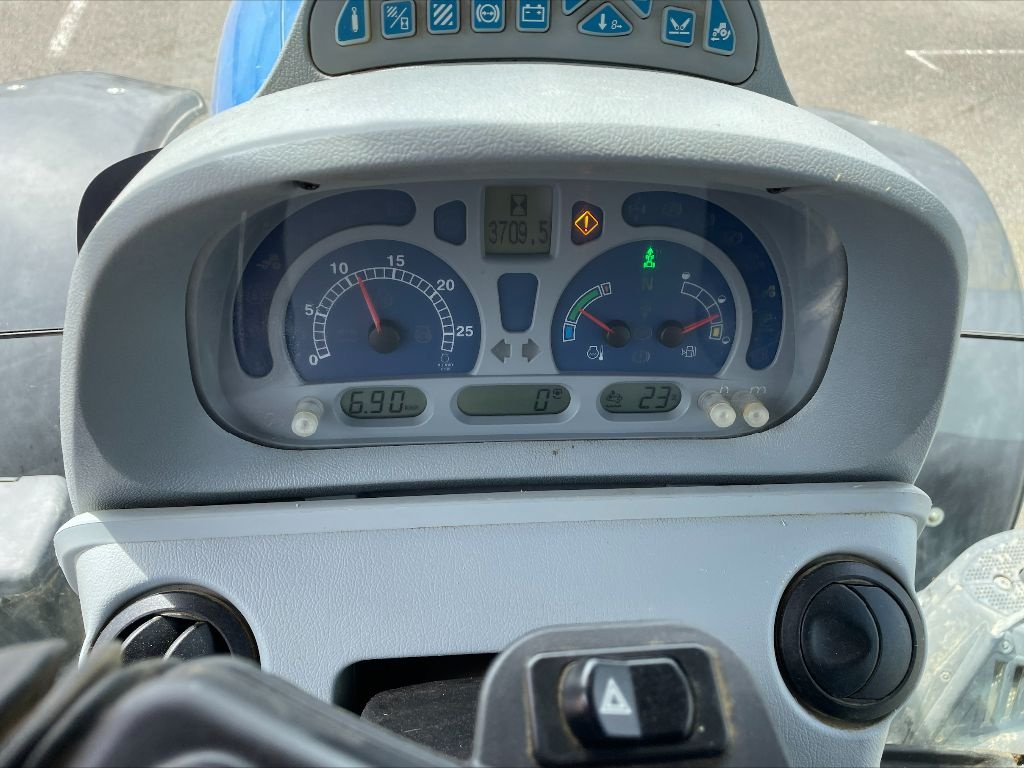Traktor Türe ait New Holland T 7.235, Gebrauchtmaschine içinde Montauban (resim 11)