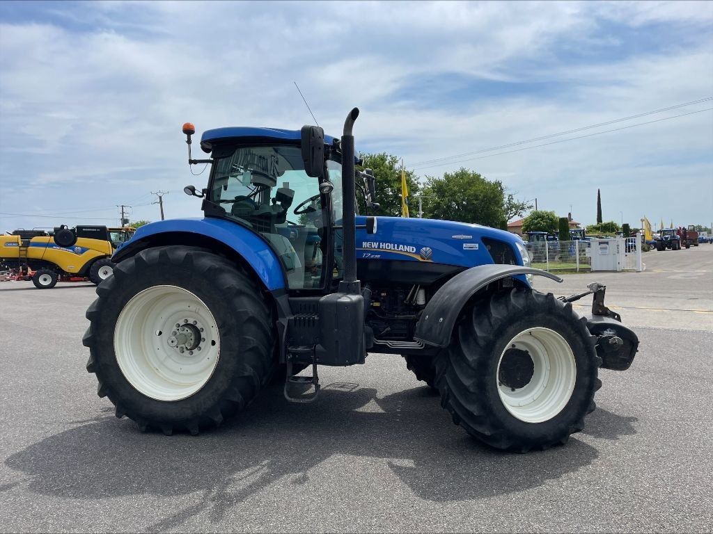 Traktor Türe ait New Holland T 7.235, Gebrauchtmaschine içinde Montauban (resim 5)