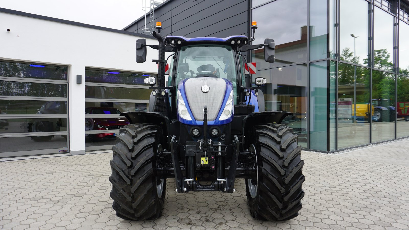 Traktor of the type New Holland T 7.245 AC, Gebrauchtmaschine in Rötz (Picture 2)