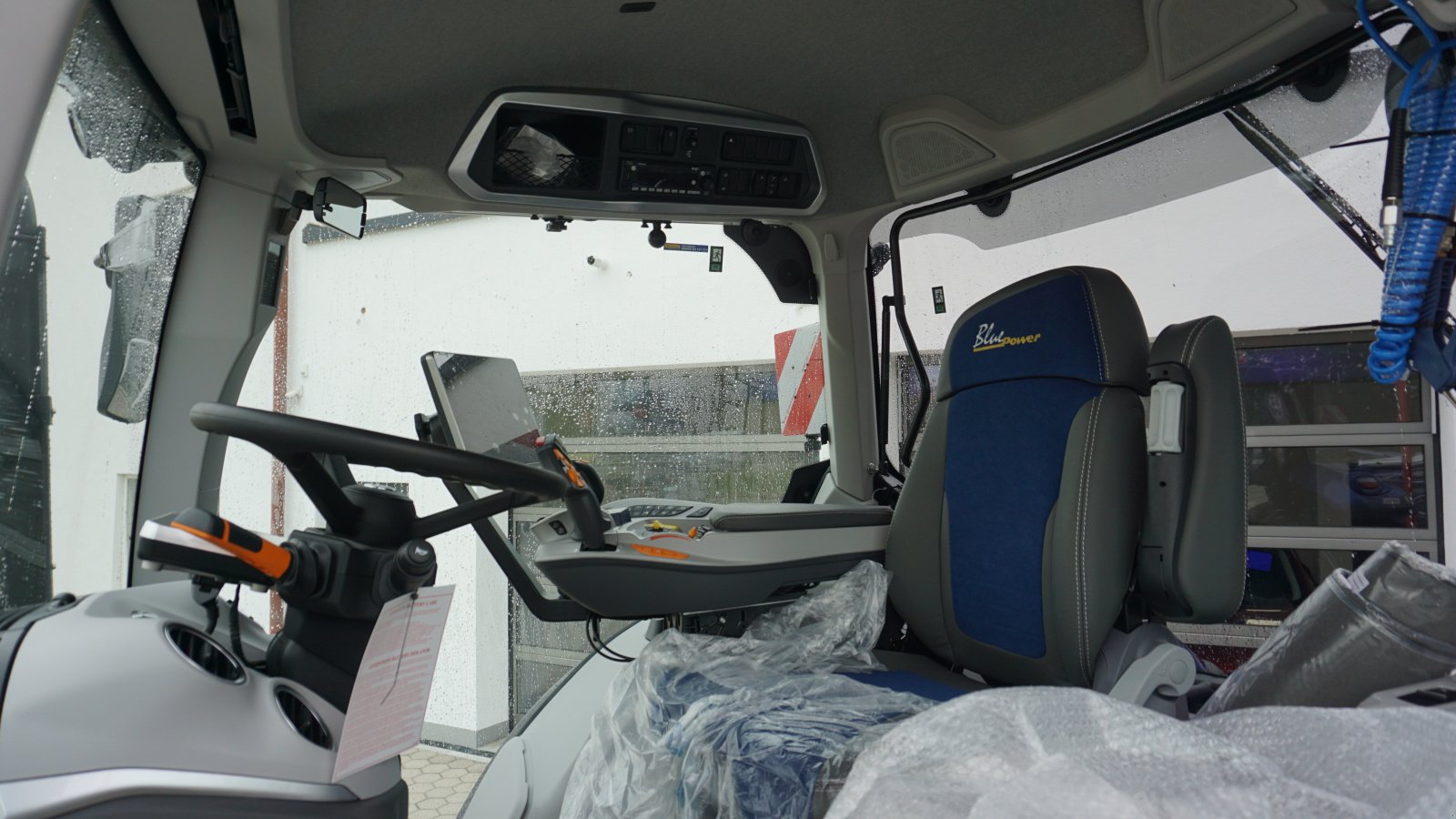 Traktor of the type New Holland T 7.245 AC, Gebrauchtmaschine in Rötz (Picture 8)