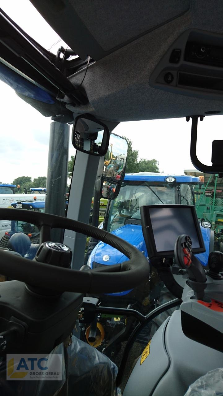 Traktor des Typs New Holland T 7.245 AC, Gebrauchtmaschine in Groß-Gerau (Bild 7)