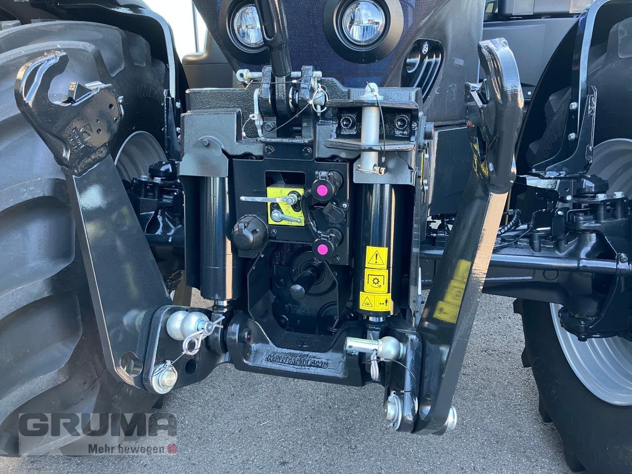 Traktor of the type New Holland T 7.245 Auto Command New Gen, Neumaschine in Friedberg-Derching (Picture 4)