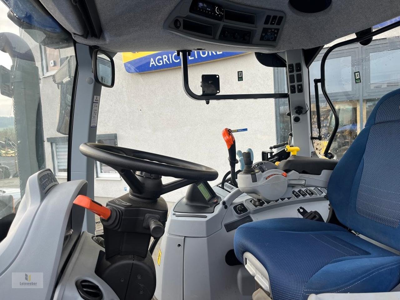 Traktor типа New Holland T 7.245 PC, Gebrauchtmaschine в Neuhof - Dorfborn (Фотография 6)