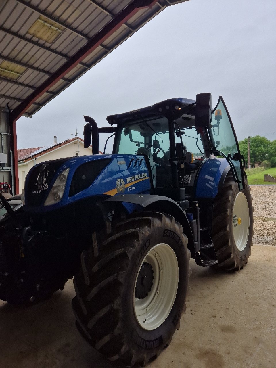 Traktor des Typs New Holland T 7.245, Gebrauchtmaschine in MANDRES-SUR-VAIR (Bild 1)