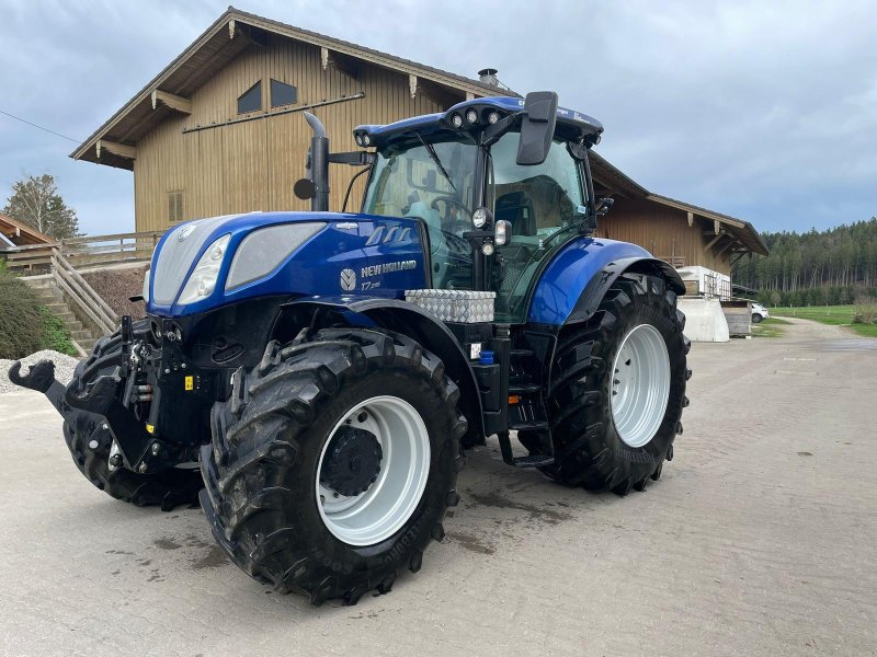 Traktor of the type New Holland T 7.245, Gebrauchtmaschine in Palling (Picture 1)