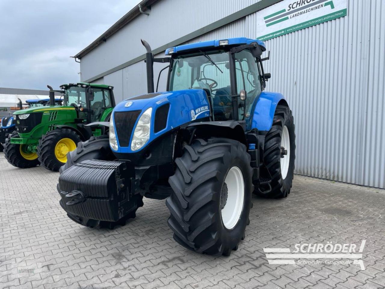 Traktor of the type New Holland T 7.250 PC, Gebrauchtmaschine in Wildeshausen (Picture 5)