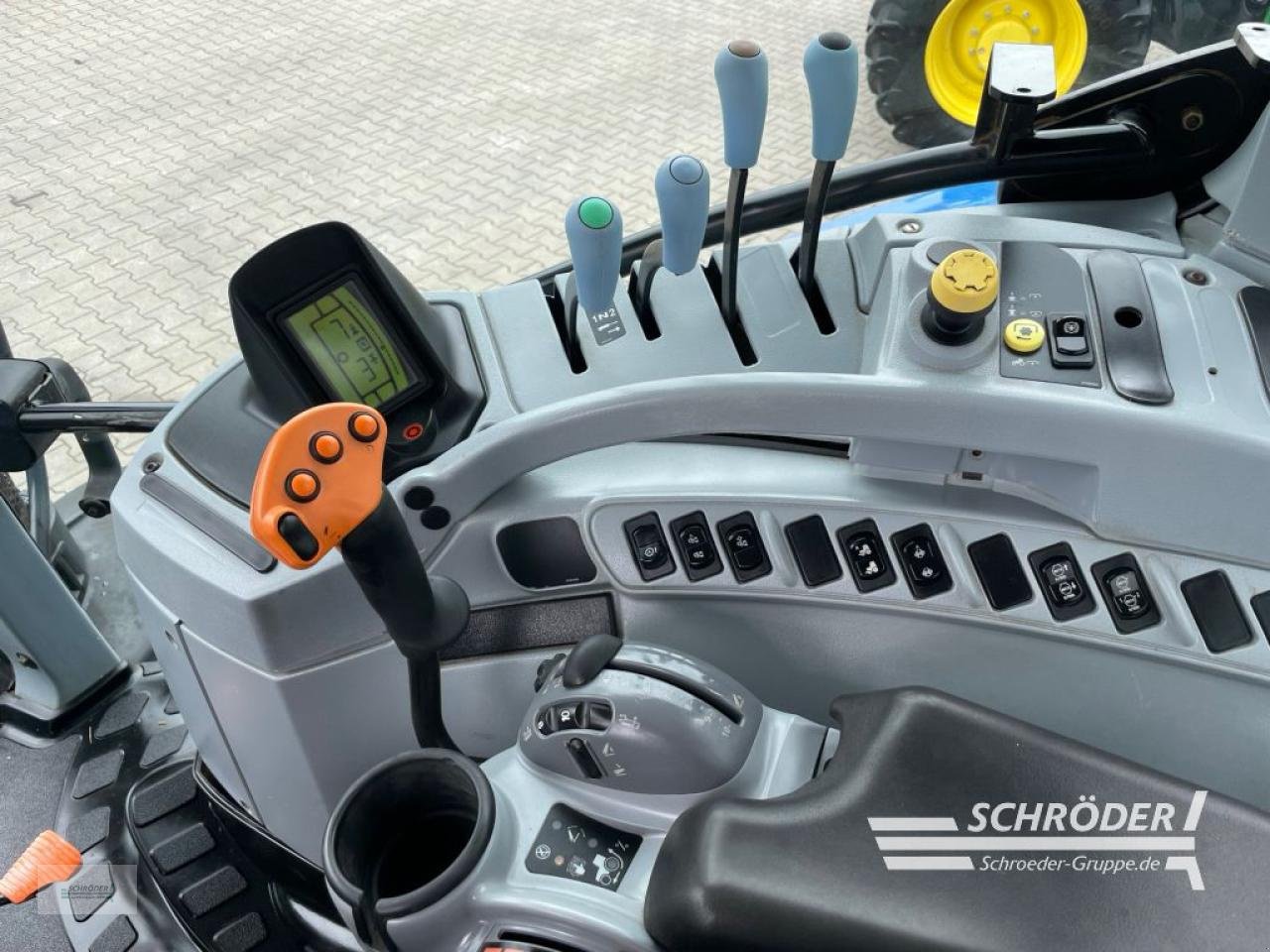 Traktor of the type New Holland T 7.250 PC, Gebrauchtmaschine in Wildeshausen (Picture 13)