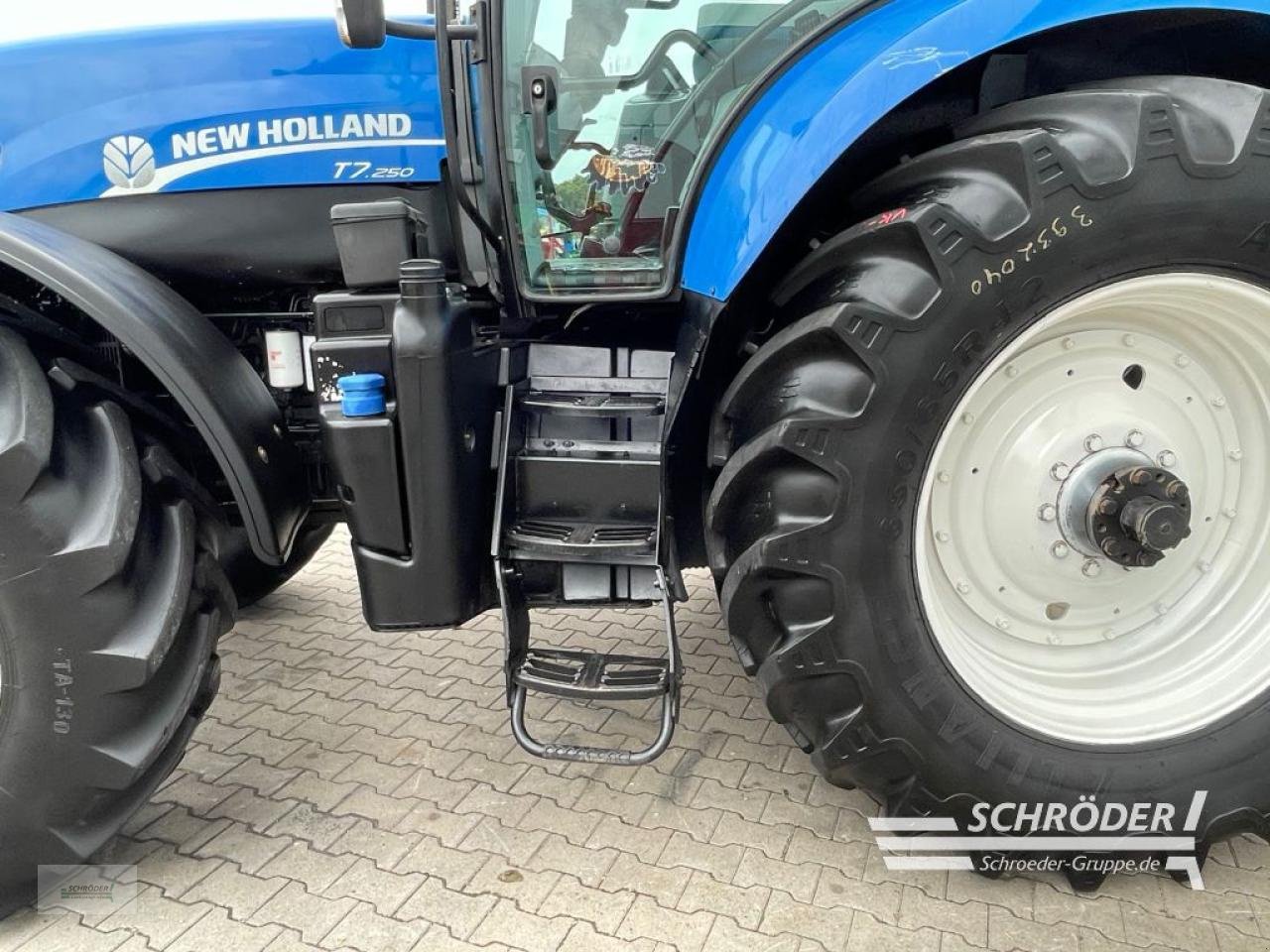 Traktor of the type New Holland T 7.250 PC, Gebrauchtmaschine in Wildeshausen (Picture 15)