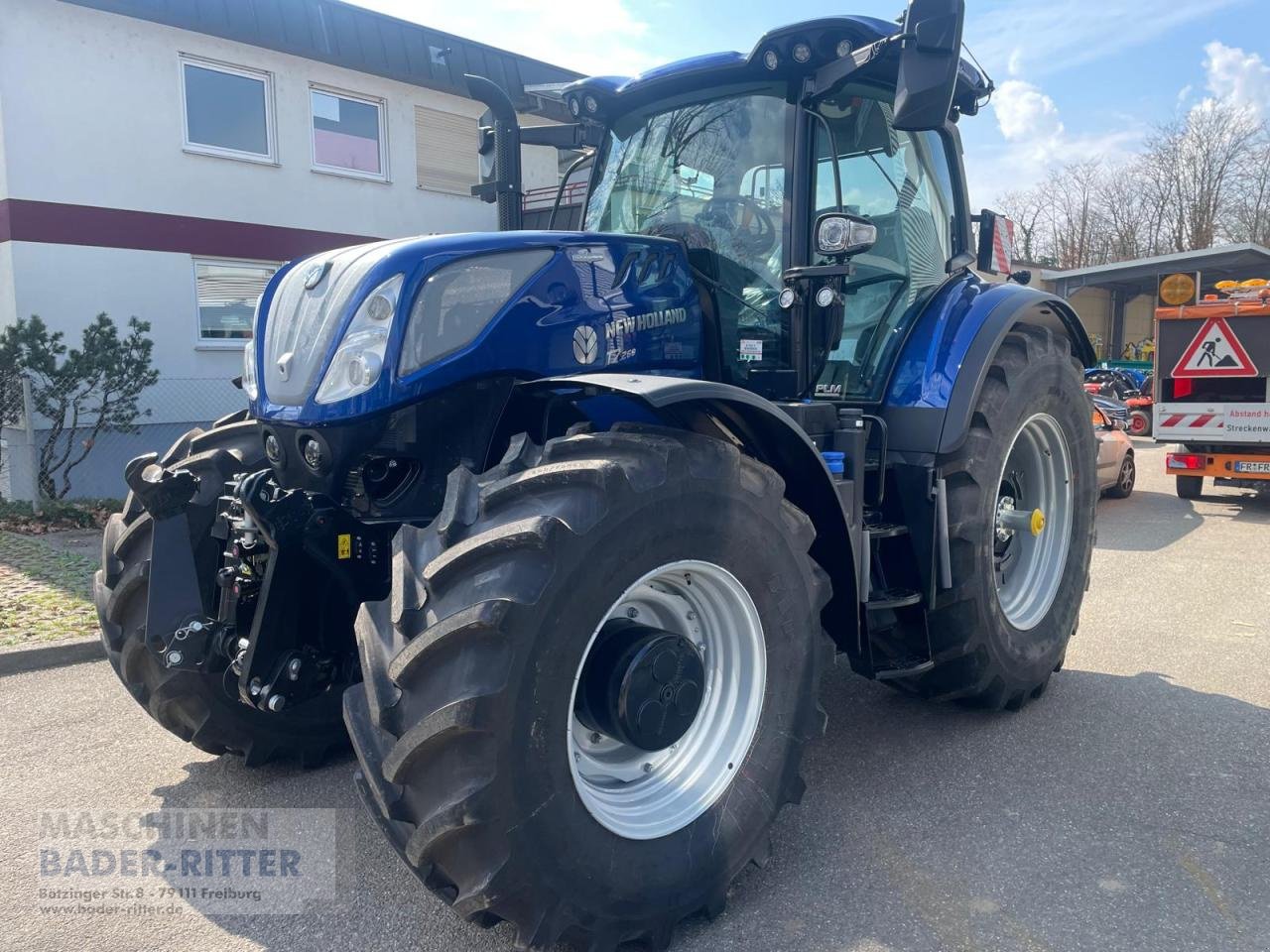 Traktor des Typs New Holland T 7.260 AC  PLMI, Neumaschine in Freiburg (Bild 1)
