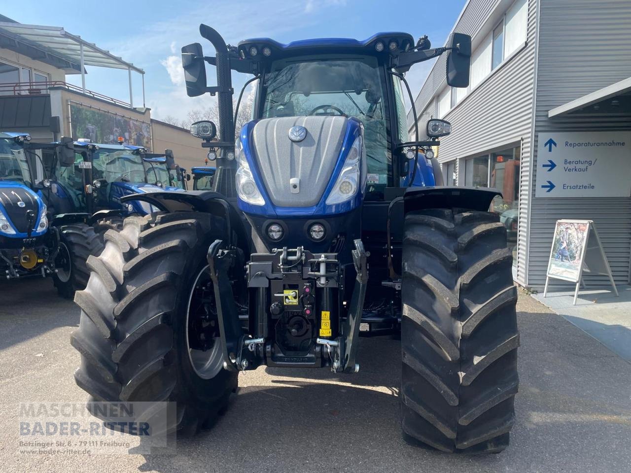 Traktor des Typs New Holland T 7.260 AC  PLMI, Neumaschine in Freiburg (Bild 3)