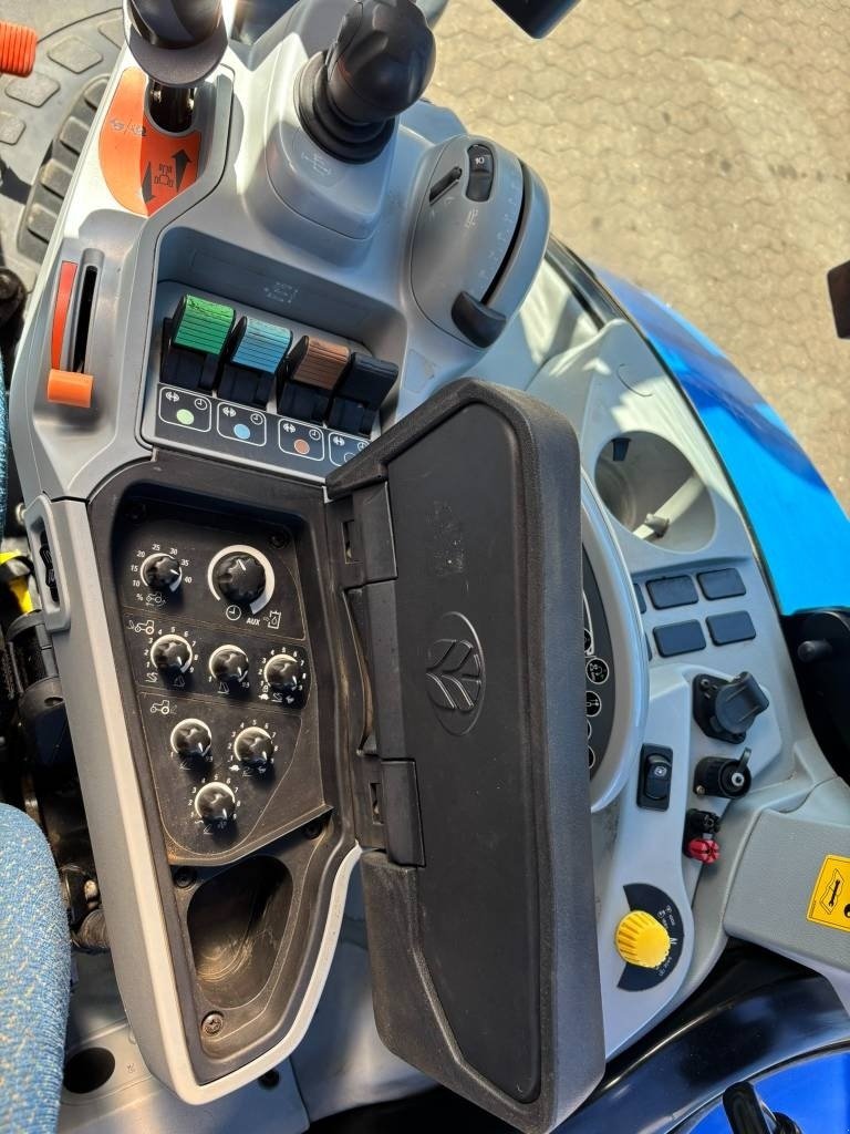 Traktor типа New Holland T 7.270 AC, Gebrauchtmaschine в Ribe (Фотография 11)