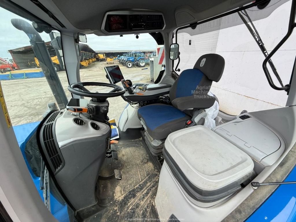Traktor des Typs New Holland T 7.270 PLMI, Gebrauchtmaschine in FRESNAY LE COMTE (Bild 4)