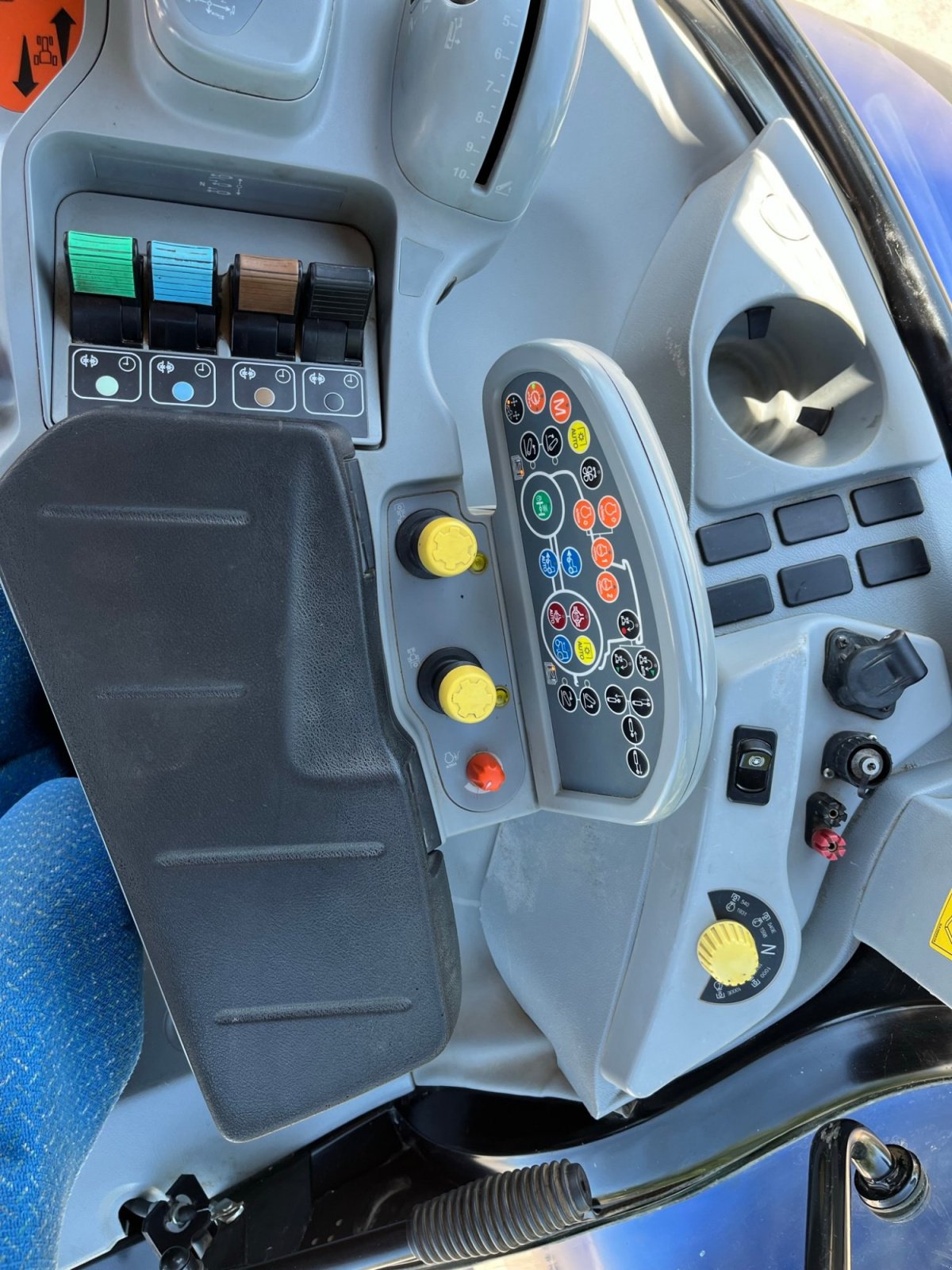 Traktor Türe ait New Holland T 7.270, Gebrauchtmaschine içinde Inchenhofen (resim 16)