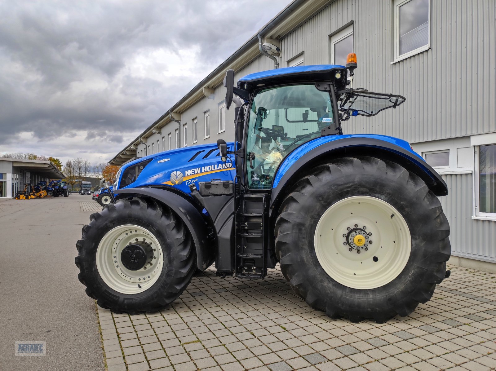 Traktor of the type New Holland T 7.290, Gebrauchtmaschine in Salching bei Straubing (Picture 12)