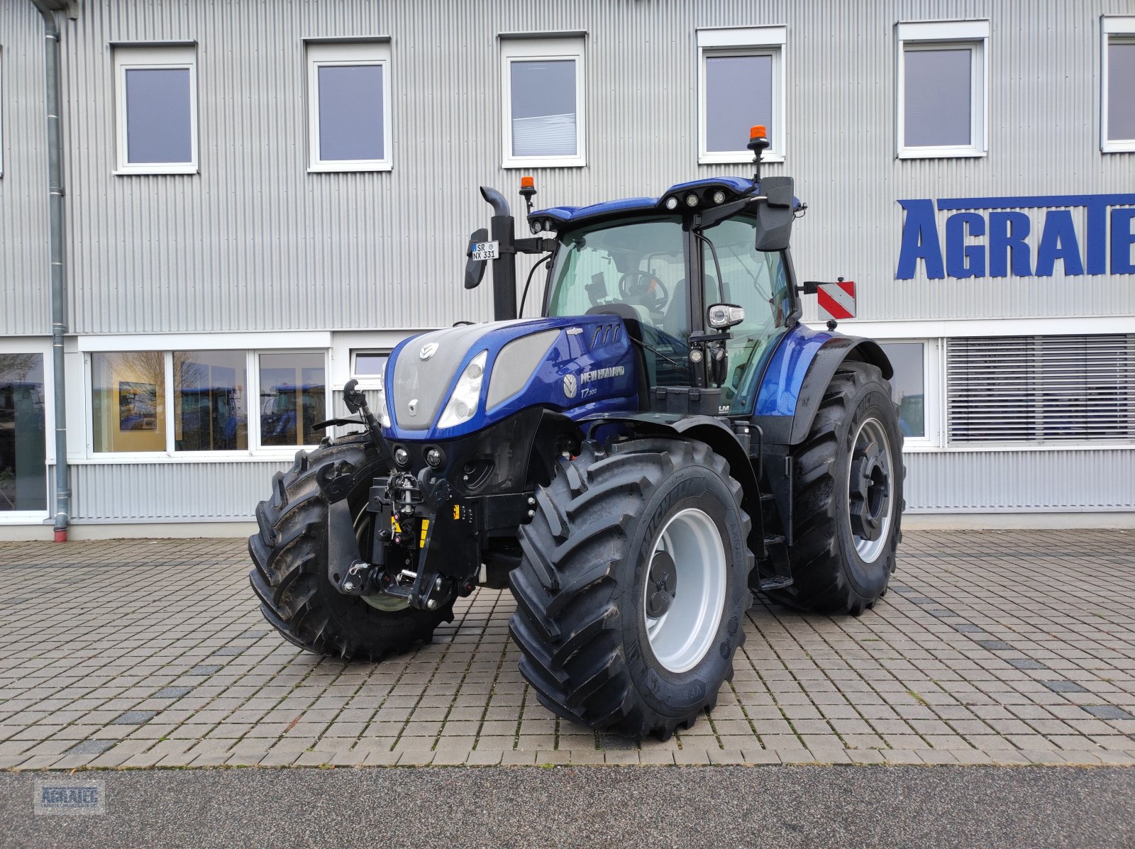 Traktor des Typs New Holland T 7.300 AutoCommand, Gebrauchtmaschine in Salching bei Straubing (Bild 3)