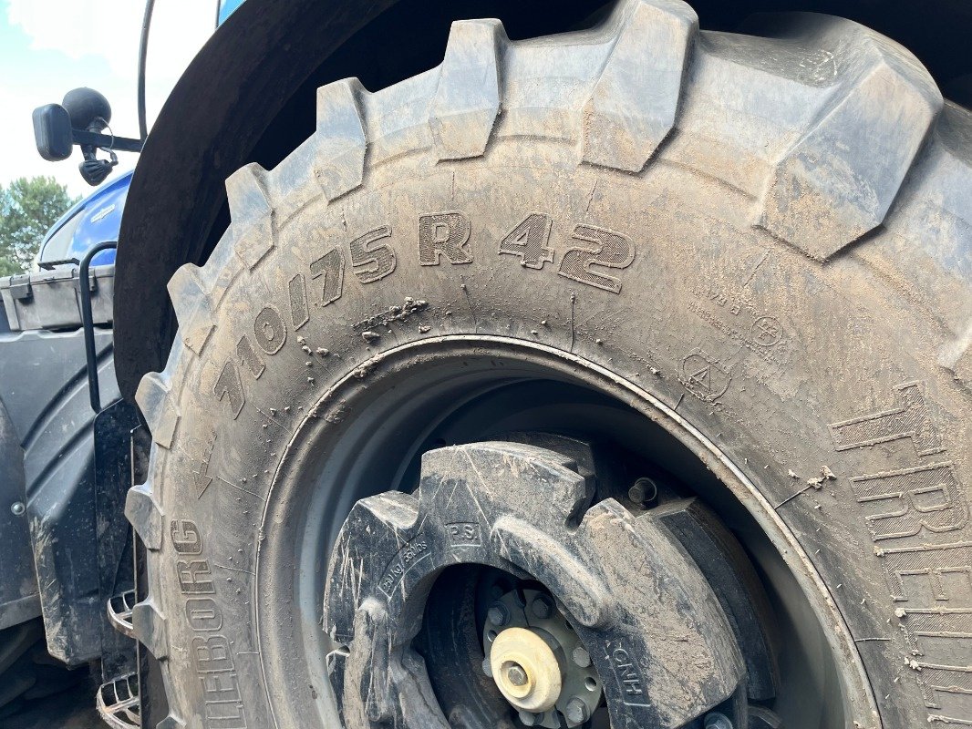 Traktor типа New Holland T 7.315 AC, Gebrauchtmaschine в Ebersbach (Фотография 11)