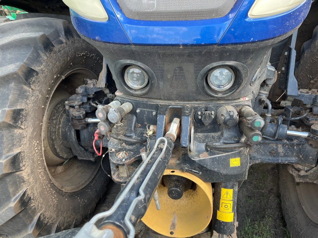 Traktor типа New Holland T 7.315 AC, Gebrauchtmaschine в Ebersbach (Фотография 8)