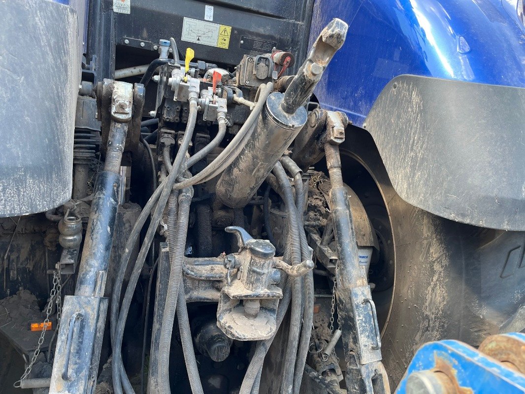 Traktor типа New Holland T 7.315 AC, Gebrauchtmaschine в Ebersbach (Фотография 9)
