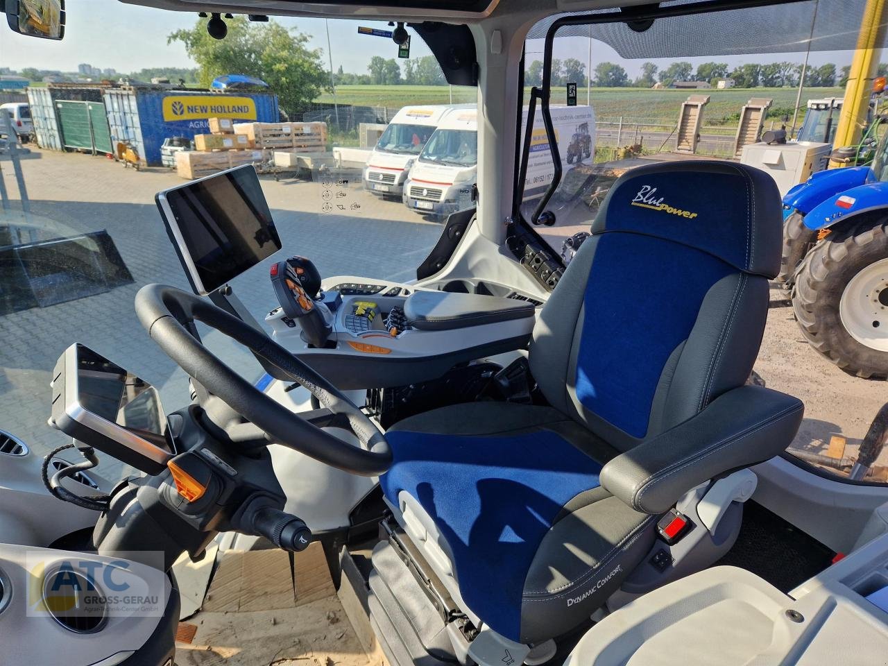 Traktor des Typs New Holland T 7.315 HD AUTOCOMMAND NEW GEN BLUEPOWER, Neumaschine in Groß-Gerau (Bild 5)