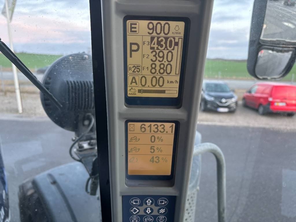 Traktor типа New Holland T 8.410, Gebrauchtmaschine в Brønderslev (Фотография 17)