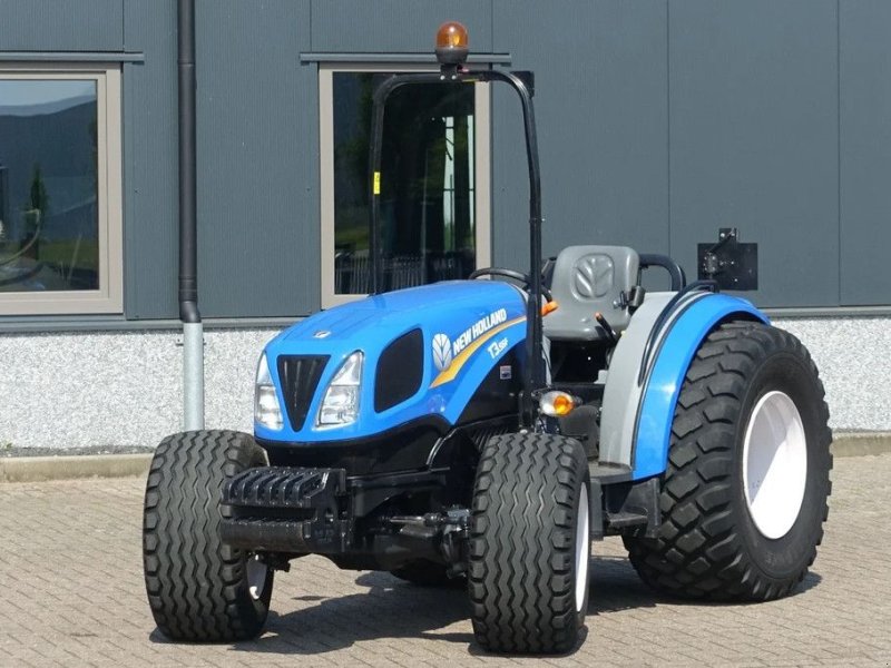 Traktor of the type New Holland T3.55F 4wd / 00373 Draaiuren / Full Options, Gebrauchtmaschine in Swifterband (Picture 1)