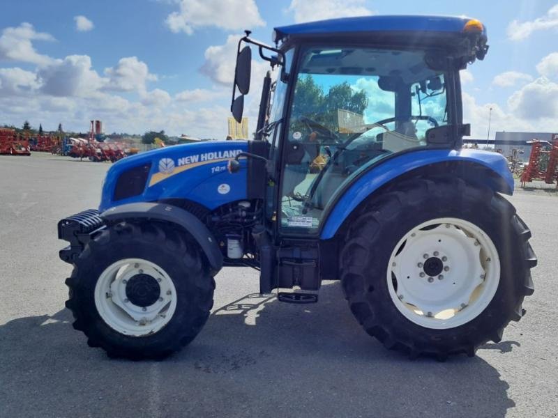 Traktor типа New Holland T4-75S, Gebrauchtmaschine в ANTIGNY (Фотография 9)