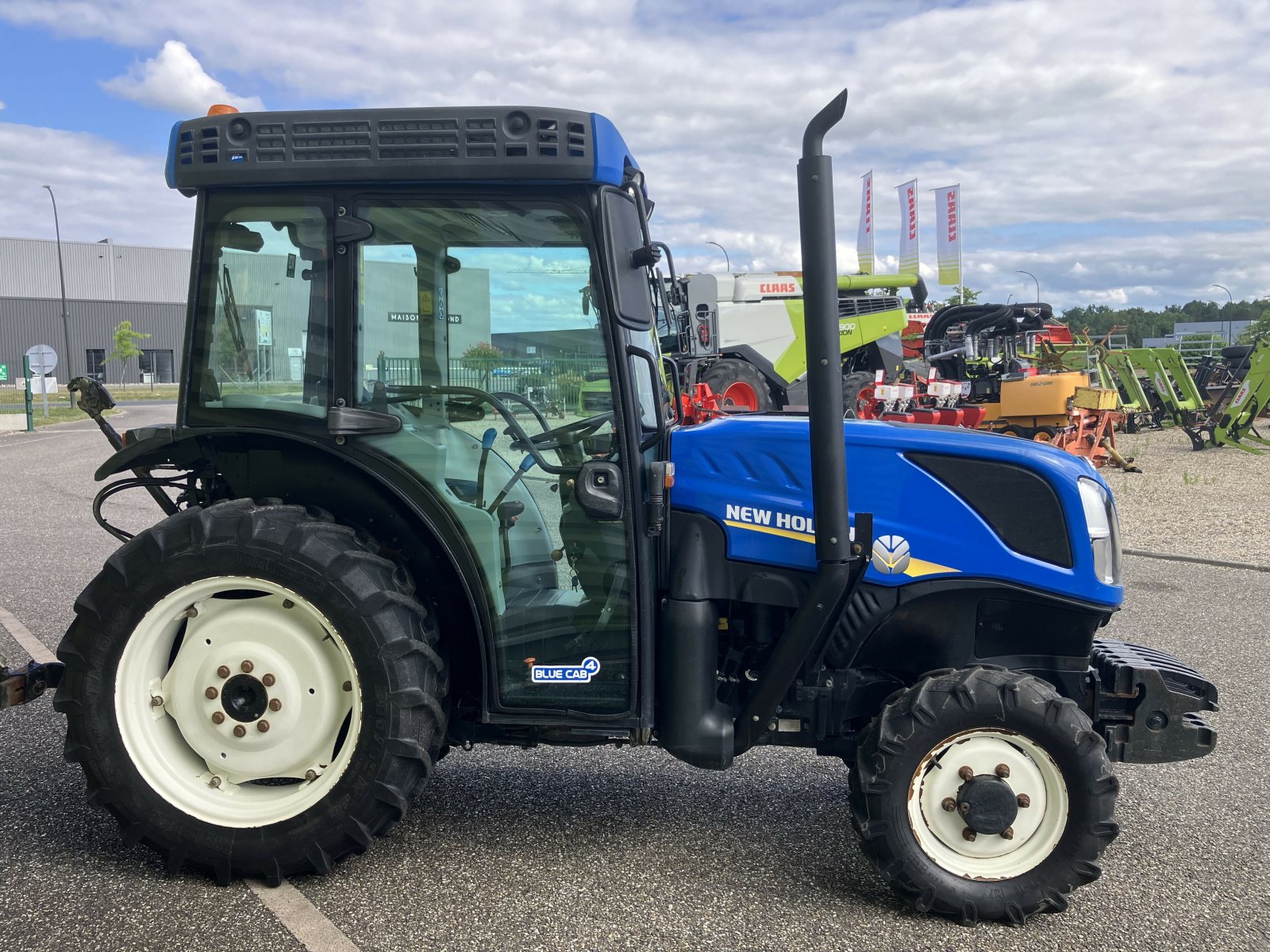 Traktor typu New Holland T4-80V, Gebrauchtmaschine v AILLAS (Obrázek 4)