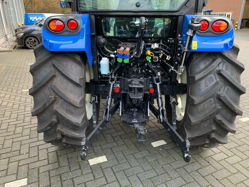 Traktor des Typs New Holland T4 T4S.75, Neumaschine in Wierden (Bild 2)