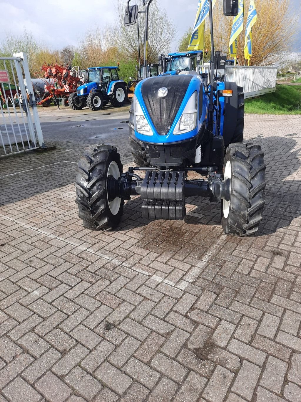 Traktor des Typs New Holland T4, Gebrauchtmaschine in Wierden (Bild 7)