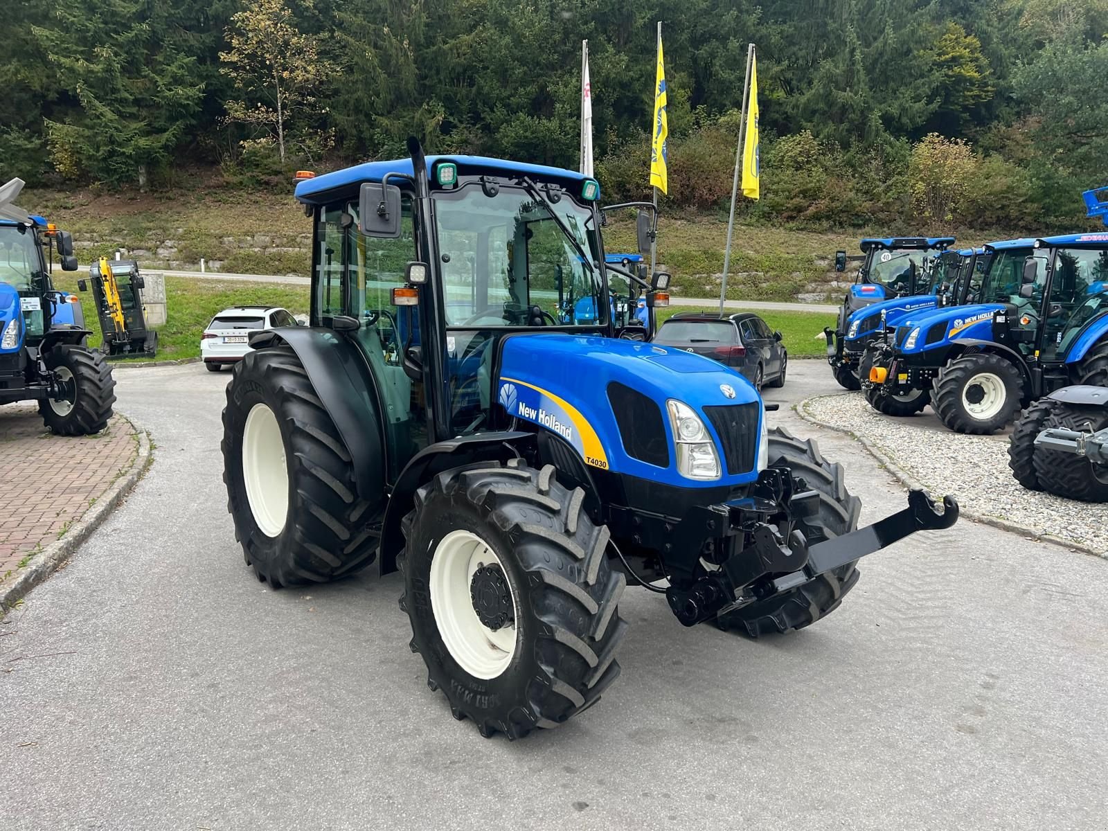 Traktor of the type New Holland T4030 DeLuxe & Supersteer, Gebrauchtmaschine in Burgkirchen (Picture 4)