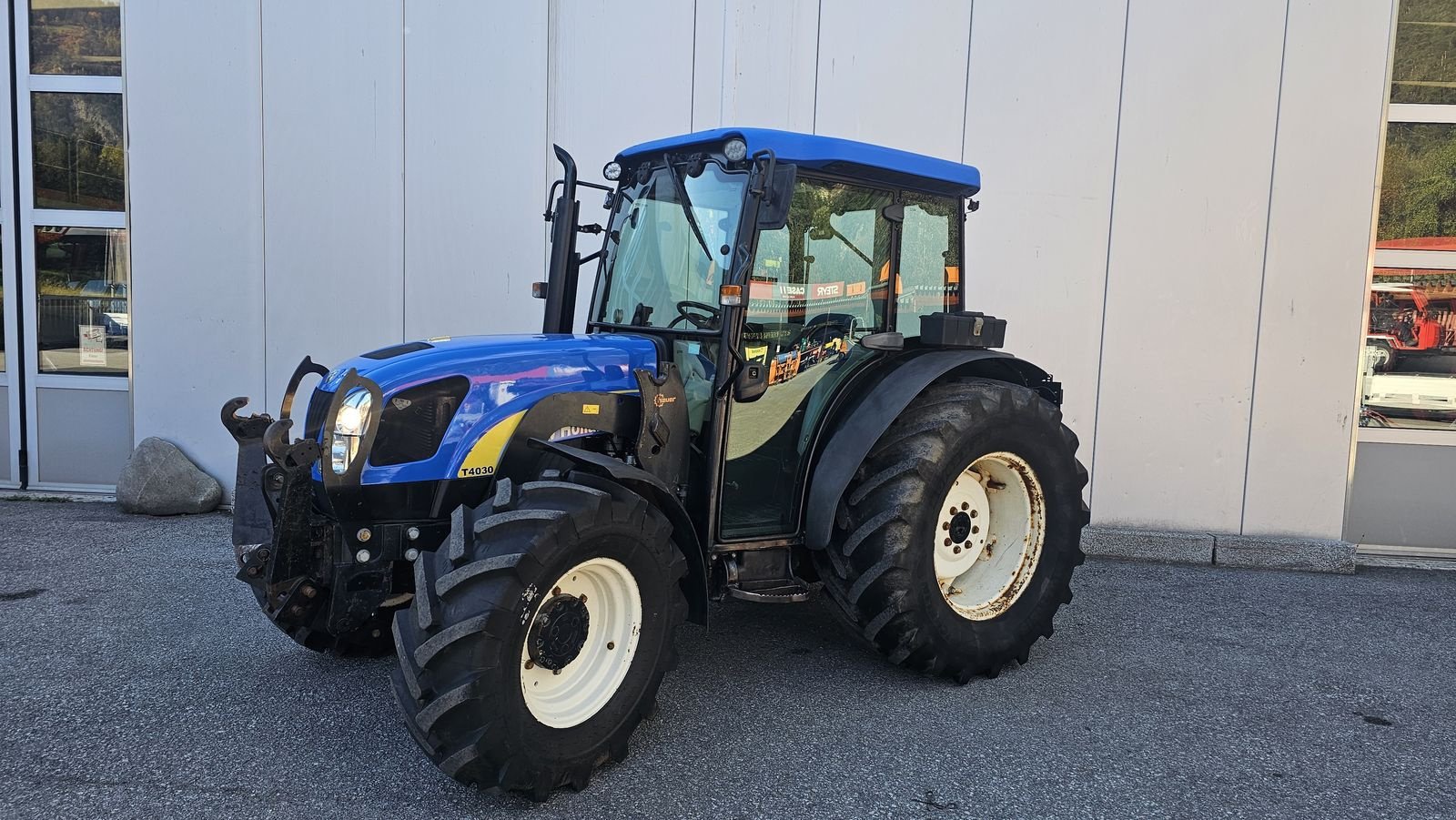 Traktor типа New Holland T4030 DeLuxe, Gebrauchtmaschine в Ried im Oberinntal (Фотография 1)