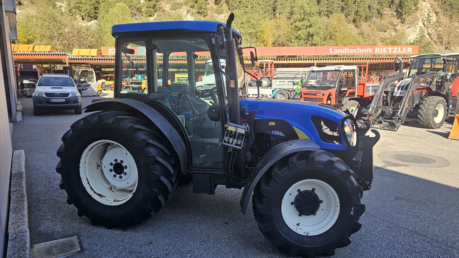 Traktor типа New Holland T4030 DeLuxe, Gebrauchtmaschine в Ried im Oberinntal (Фотография 8)