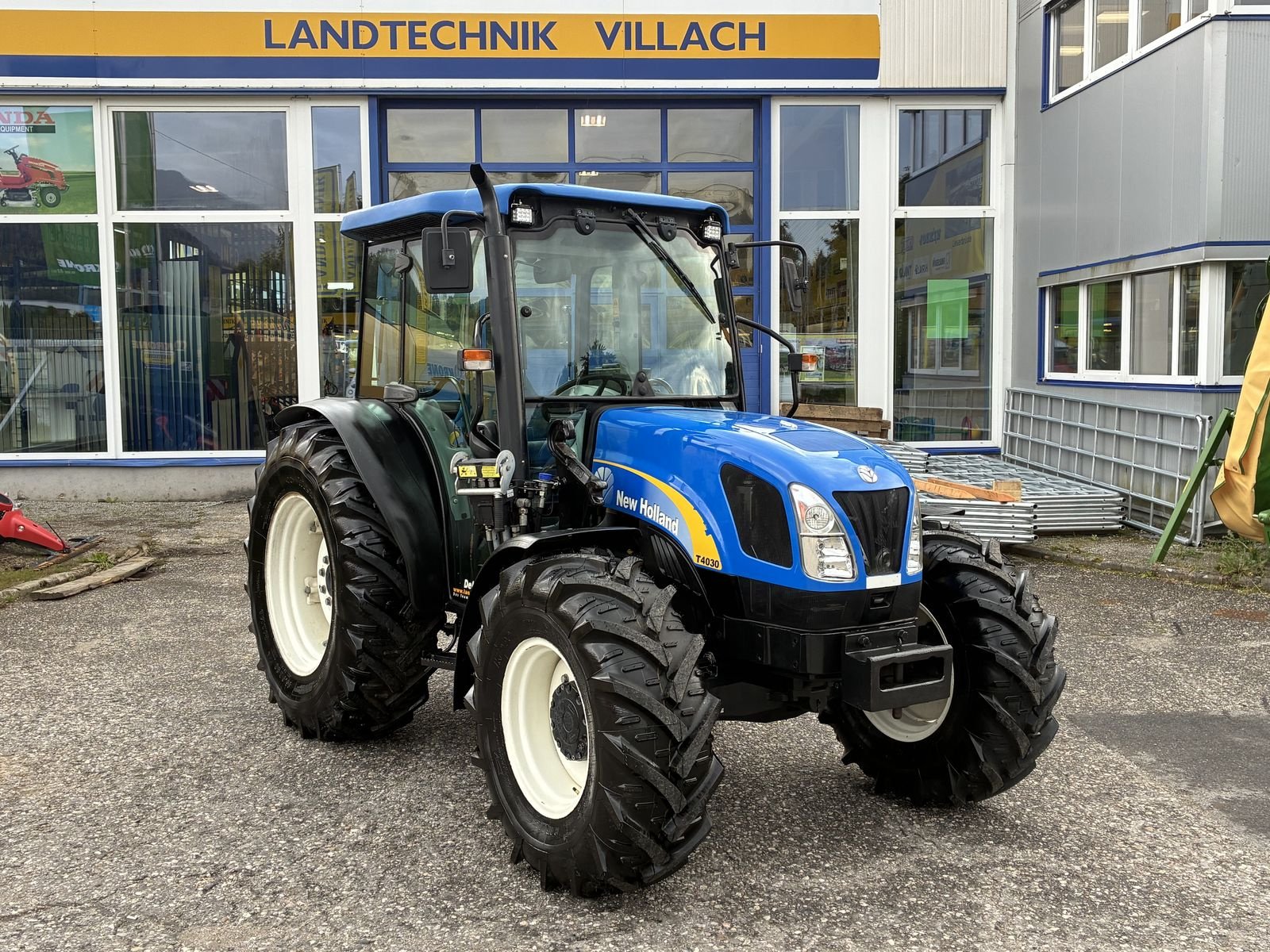 Traktor typu New Holland T4030 DeLuxe, Gebrauchtmaschine v Villach (Obrázek 2)