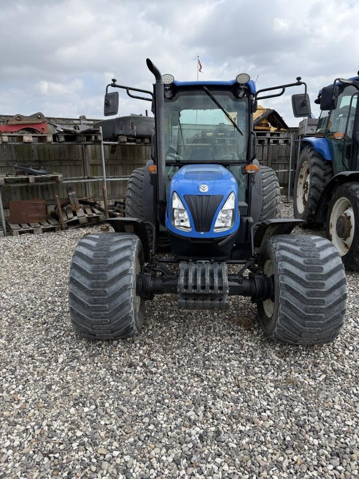 Traktor типа New Holland T4030F, Gebrauchtmaschine в Hadsten (Фотография 2)