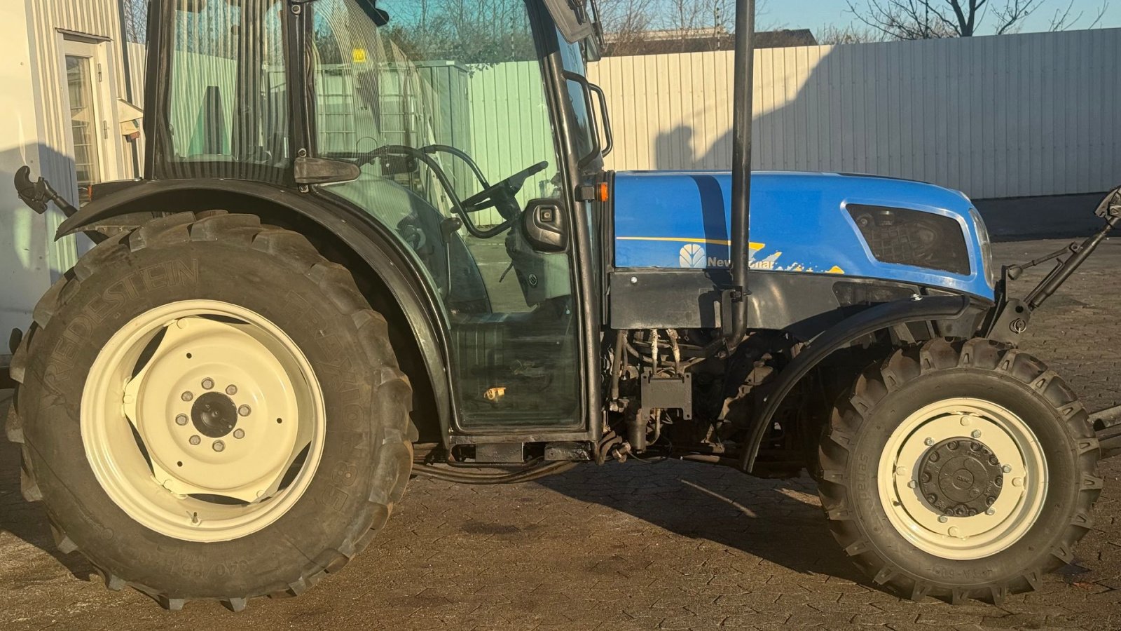 Traktor des Typs New Holland T4030F, Gebrauchtmaschine in Ringe (Bild 4)