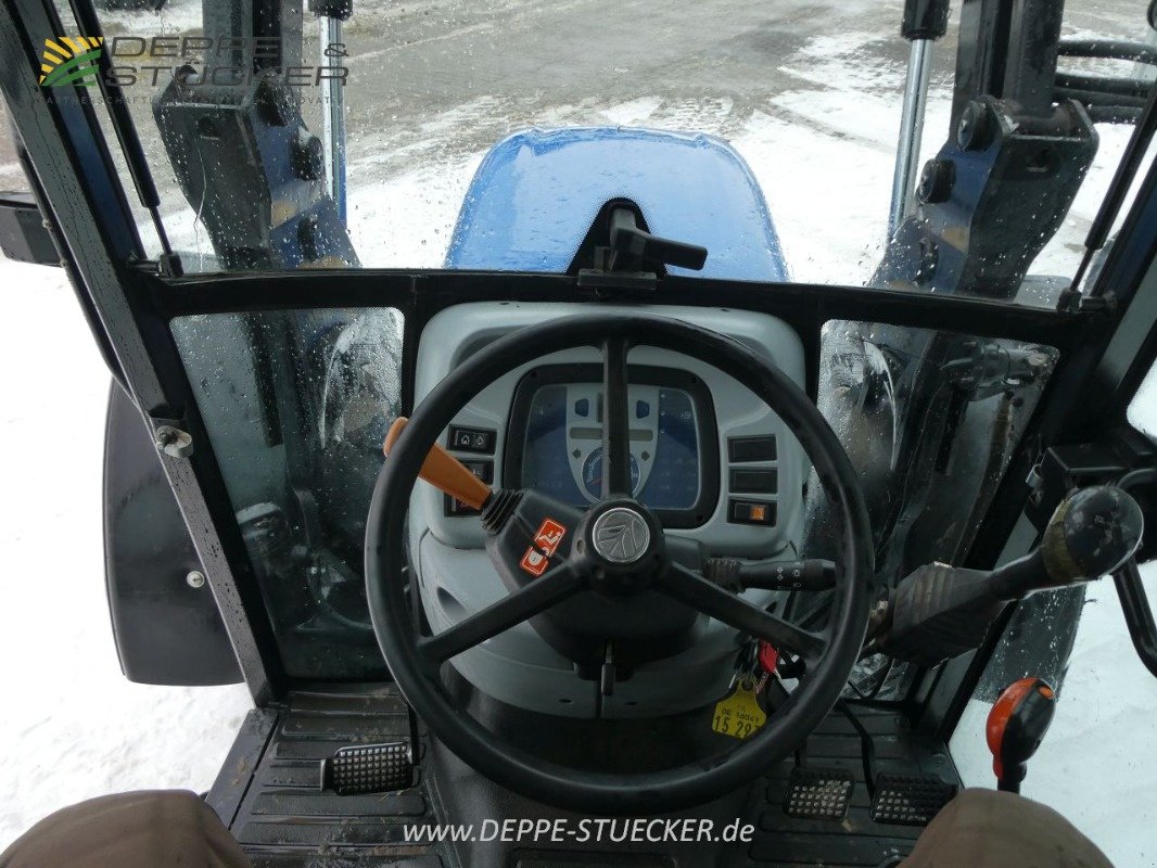 Traktor des Typs New Holland T4040 Deluxe, Gebrauchtmaschine in Lauterberg/Barbis (Bild 2)