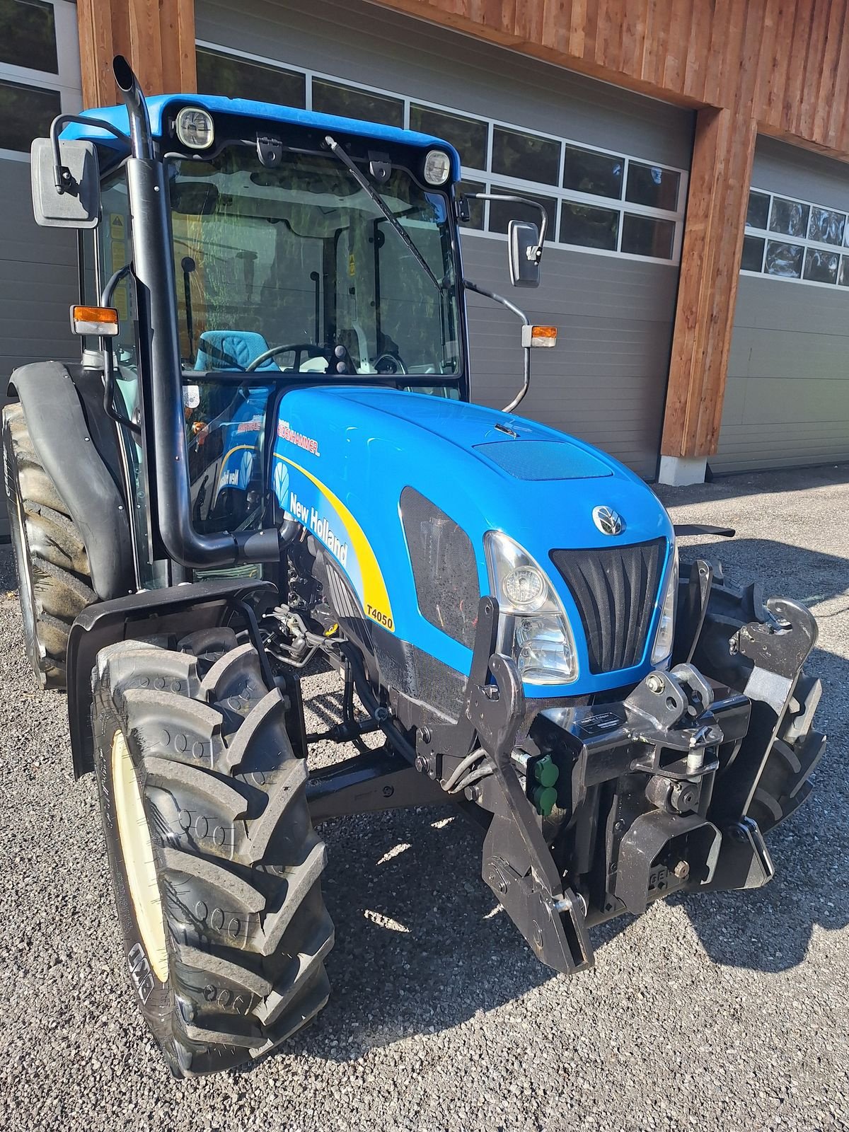 Traktor типа New Holland T4050 DeLuxe & Supersteer, Gebrauchtmaschine в Burgkirchen (Фотография 3)