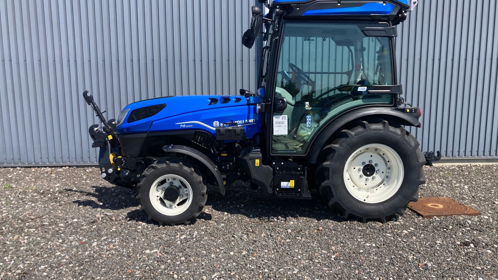 Traktor типа New Holland t4.100 N, Gebrauchtmaschine в Glamsbjerg (Фотография 4)